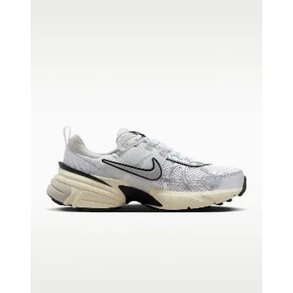 Nike V2K Run zapatos casuales para dama · Blanco / Metálico / Negro