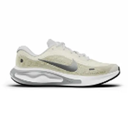 Nike Journey Run zapatos de running para dama · Beige / Plata / Blanco